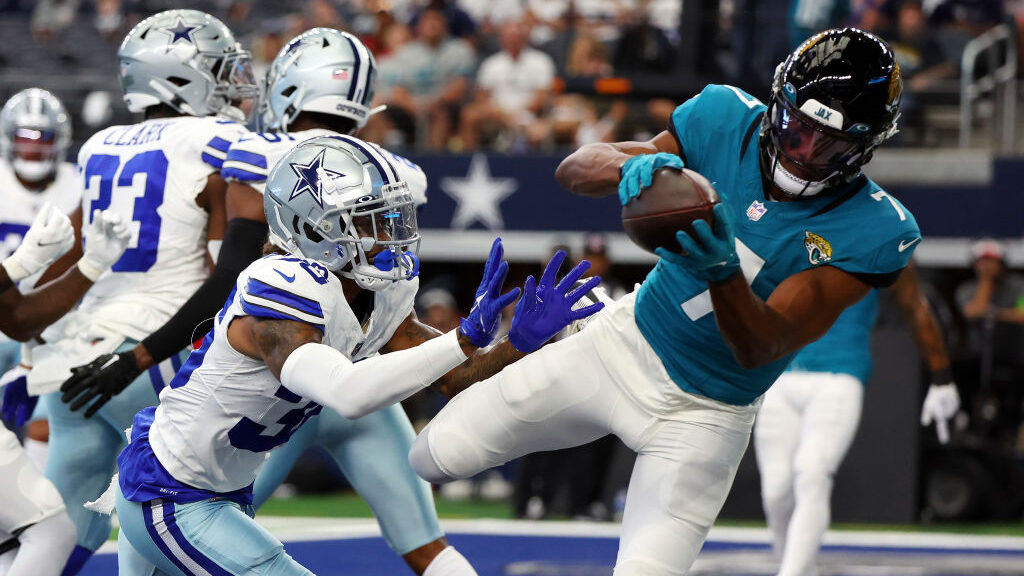 What roles can veteran WRs Zay Jones, Chris Moore carve out with Cardinals?