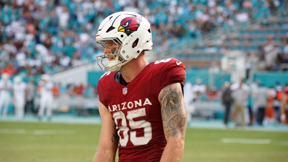 Cardinals' Trey McBride celebrates National Tight Ends Day in style