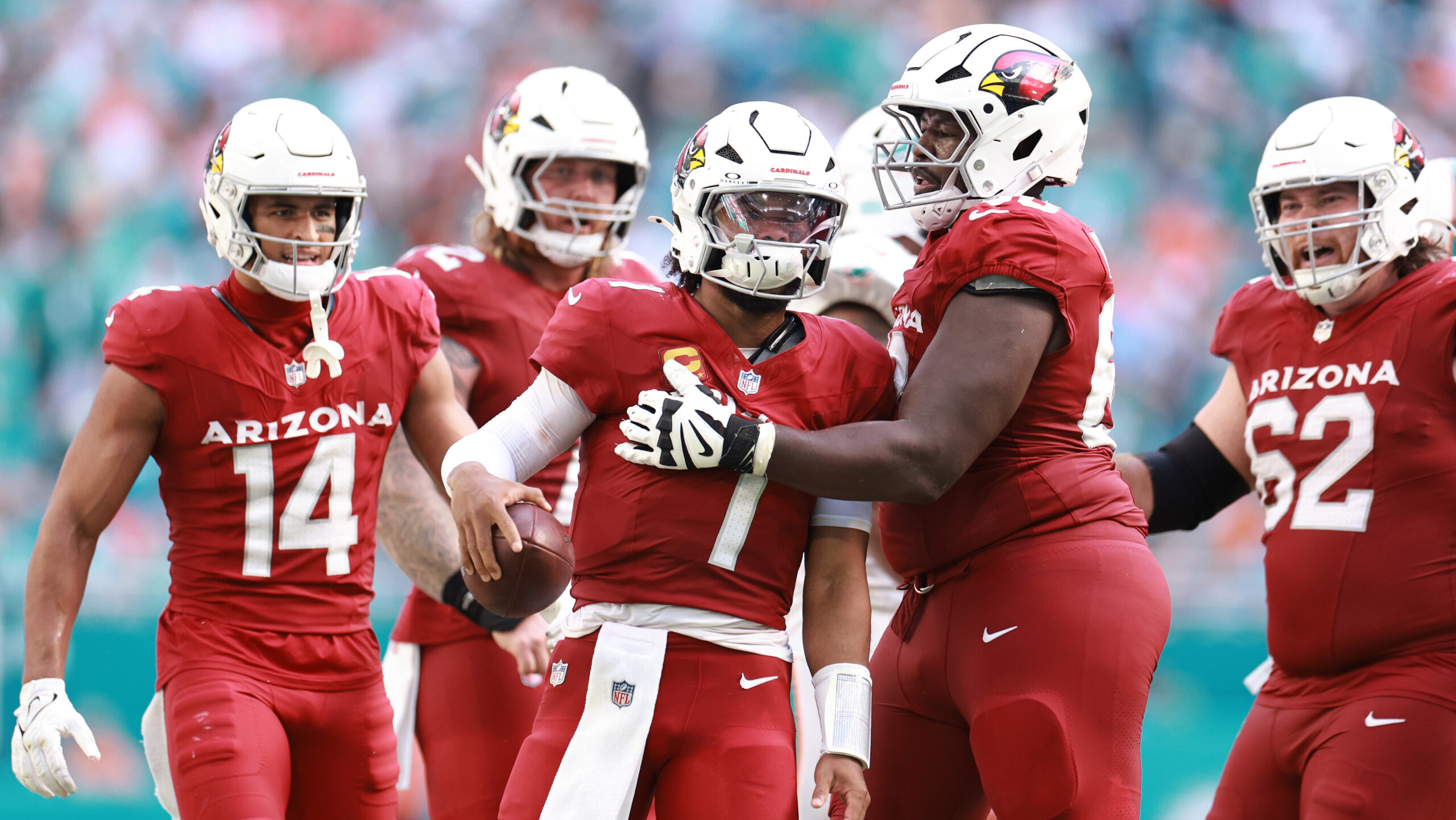 Cardinals take NFC West lead with win vs. Miami, Seattle's loss to Buffalo