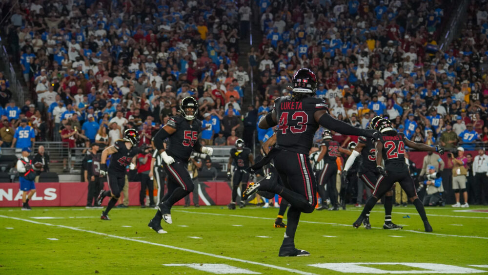 Cardinals follow 2 mistakes with forced fumbles vs. Chargers