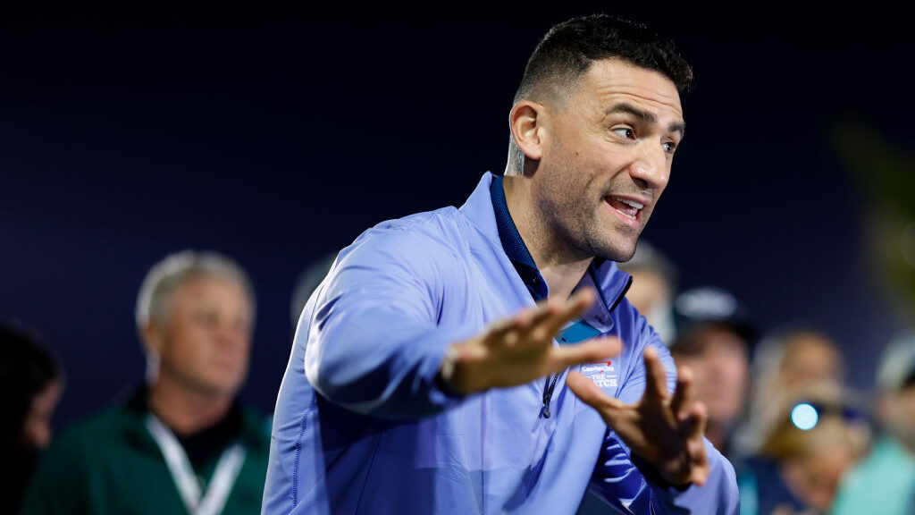 Former Coyotes winger Paul Bissonnette details Scottsdale restaurant fight, says he's OK