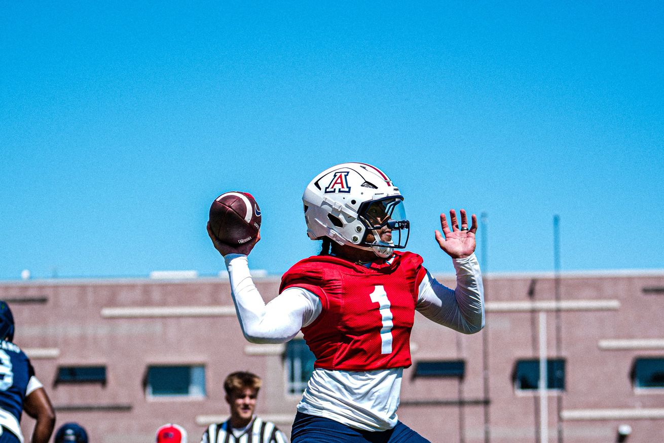 arizona-wildcats-football-noah-fifita-seth-doege-quarterback-spring-practice-offense-tempo-2025