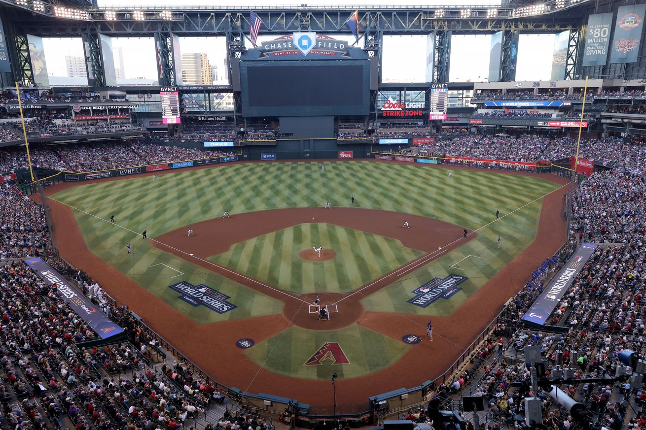 World Series - Texas Rangers v Arizona Diamondbacks - Game Three