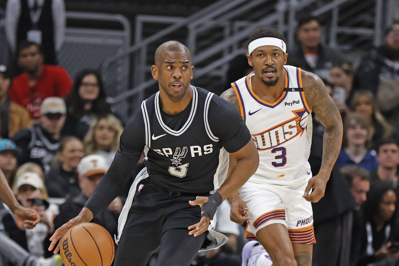 Phoenix Suns v San Antonio Spurs