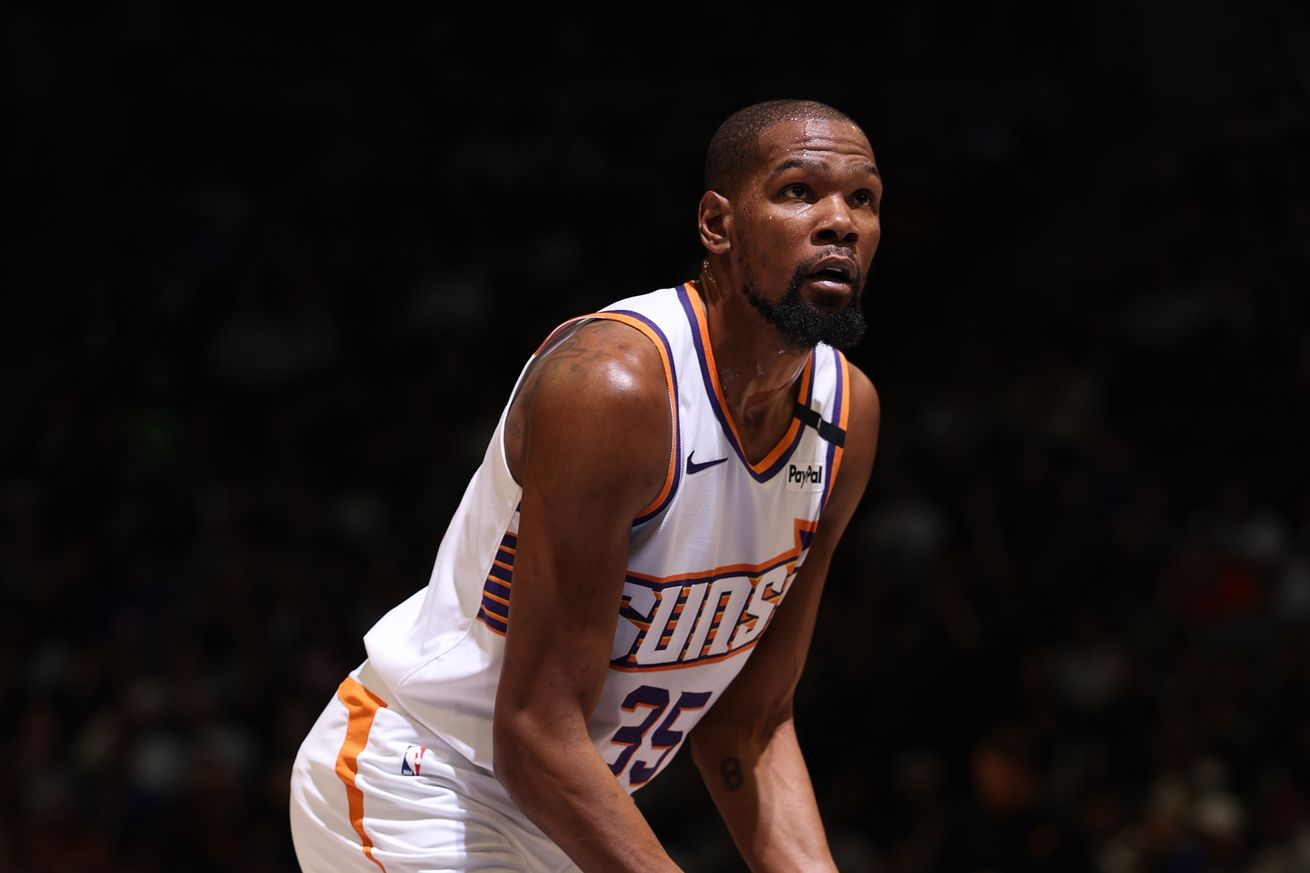 Phoenix Suns v Minnesota Timberwolves