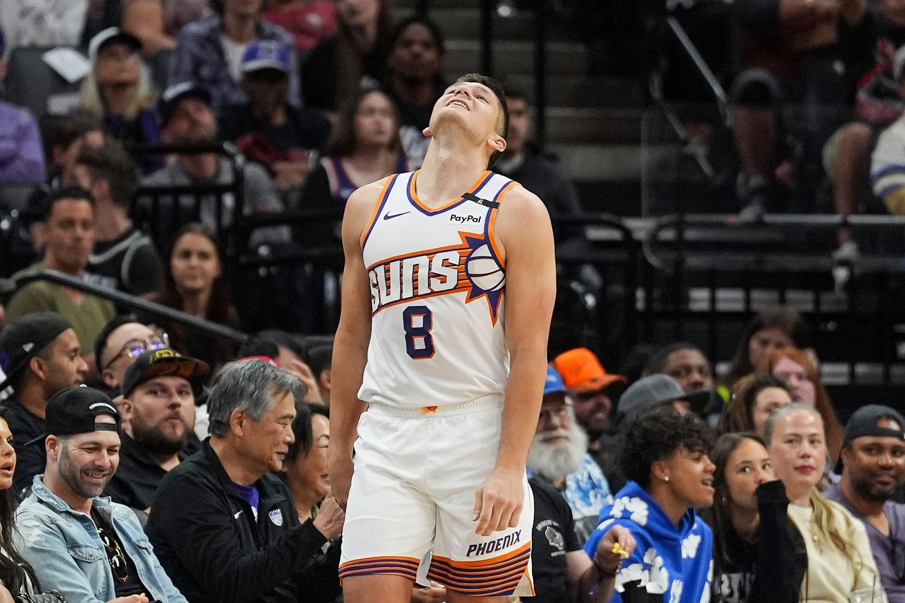 Phoenix Suns v Sacramento Kings