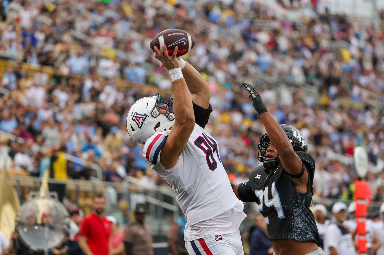 arizona-wildcats-football-josh-miller-tight-end-coach-spring-practice-tyler-powell-sam-olson-2025