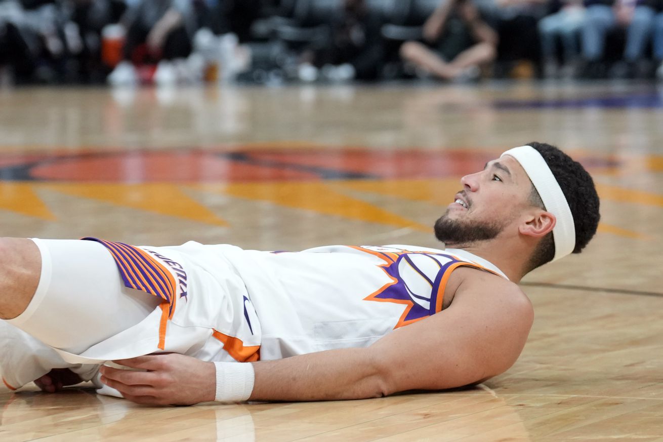 NBA: San Antonio Spurs at Phoenix Suns