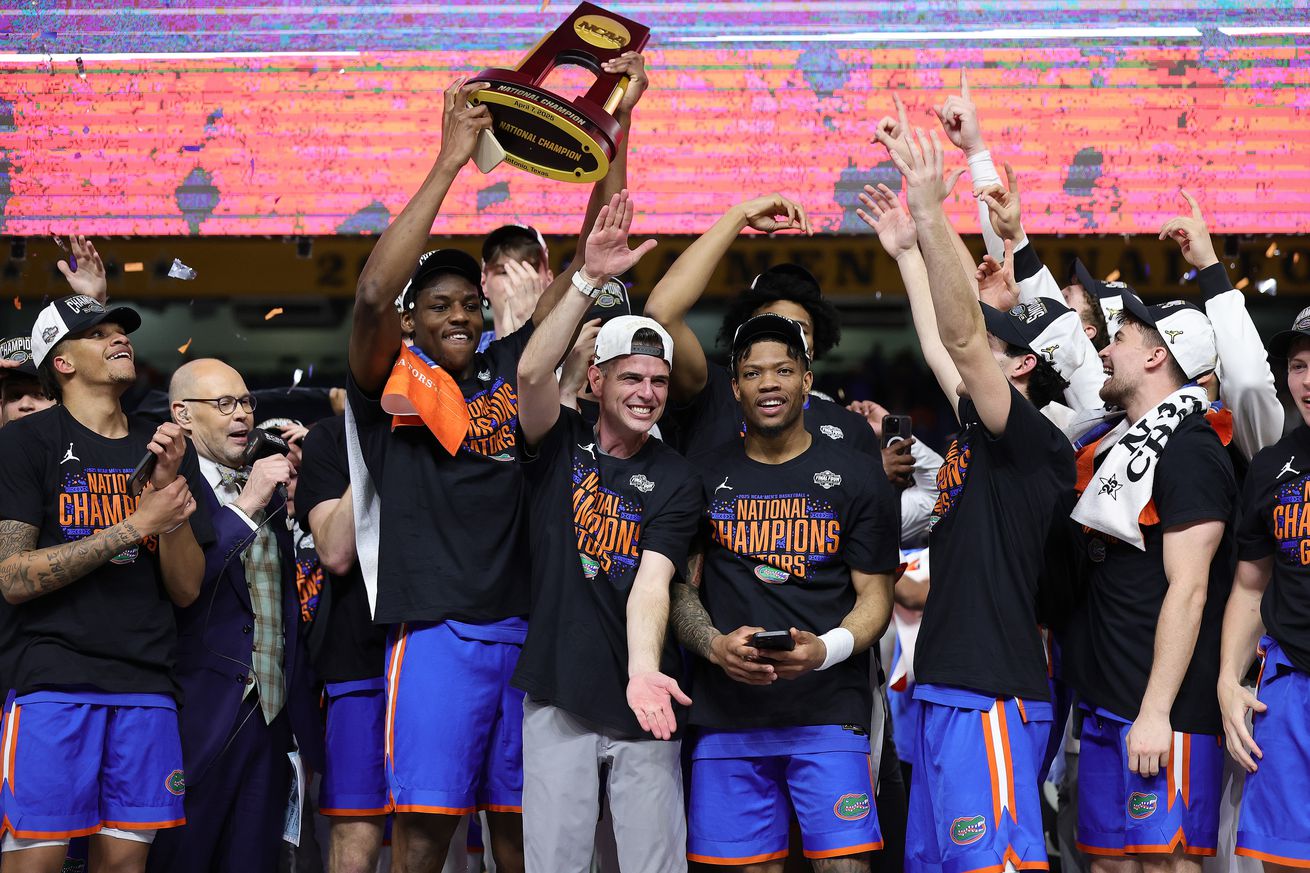 arizona-wildcats-mens-basketball-florida-gators-las-vegas-ncaa-title-nonconference-tommy-lloyd-2025