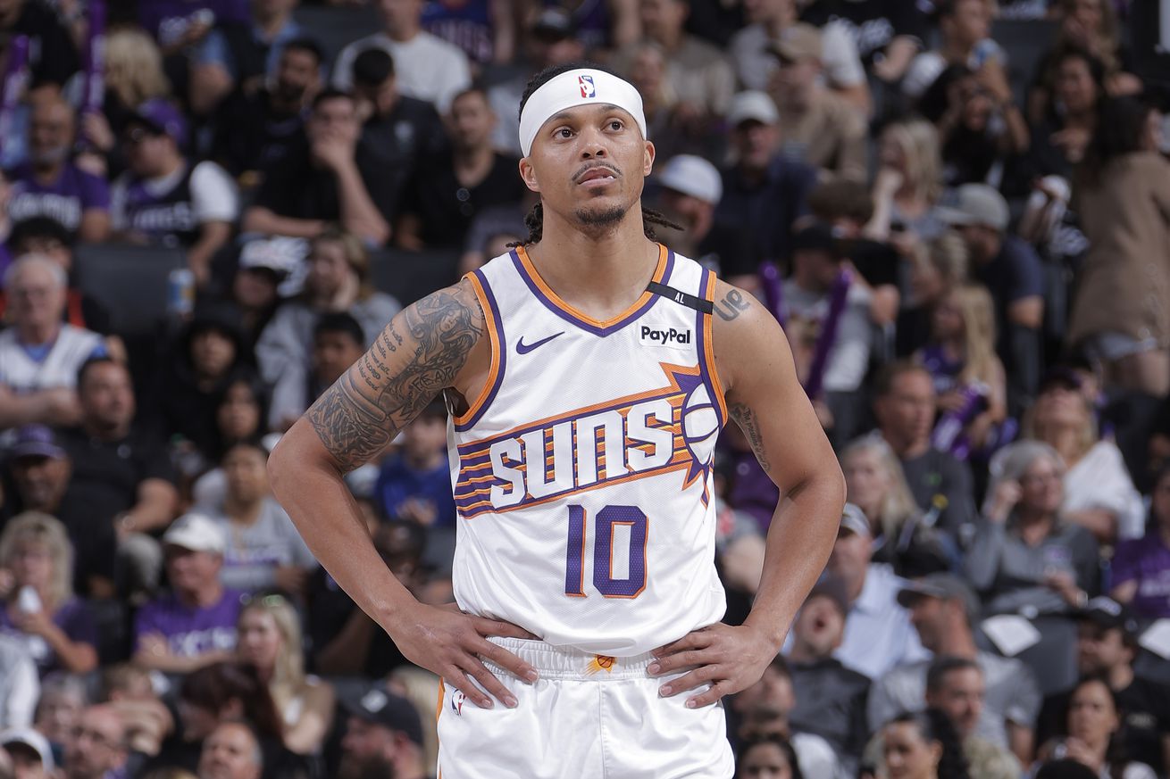 Phoenix Suns v Sacramento Kings