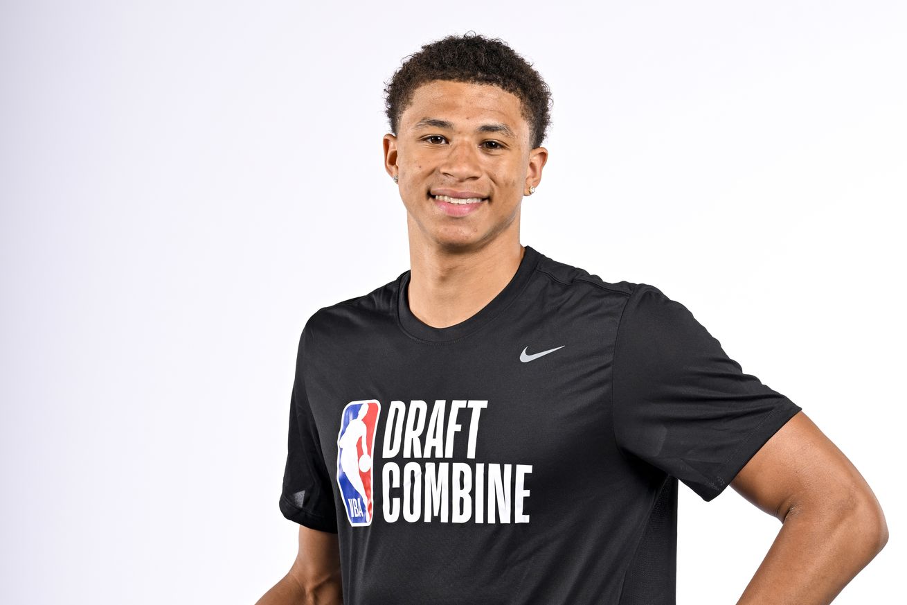 arizona-wildcats-mens-basketball-carter-bryant-nba-draft-lottery-pick-mock-projections-salary-2025