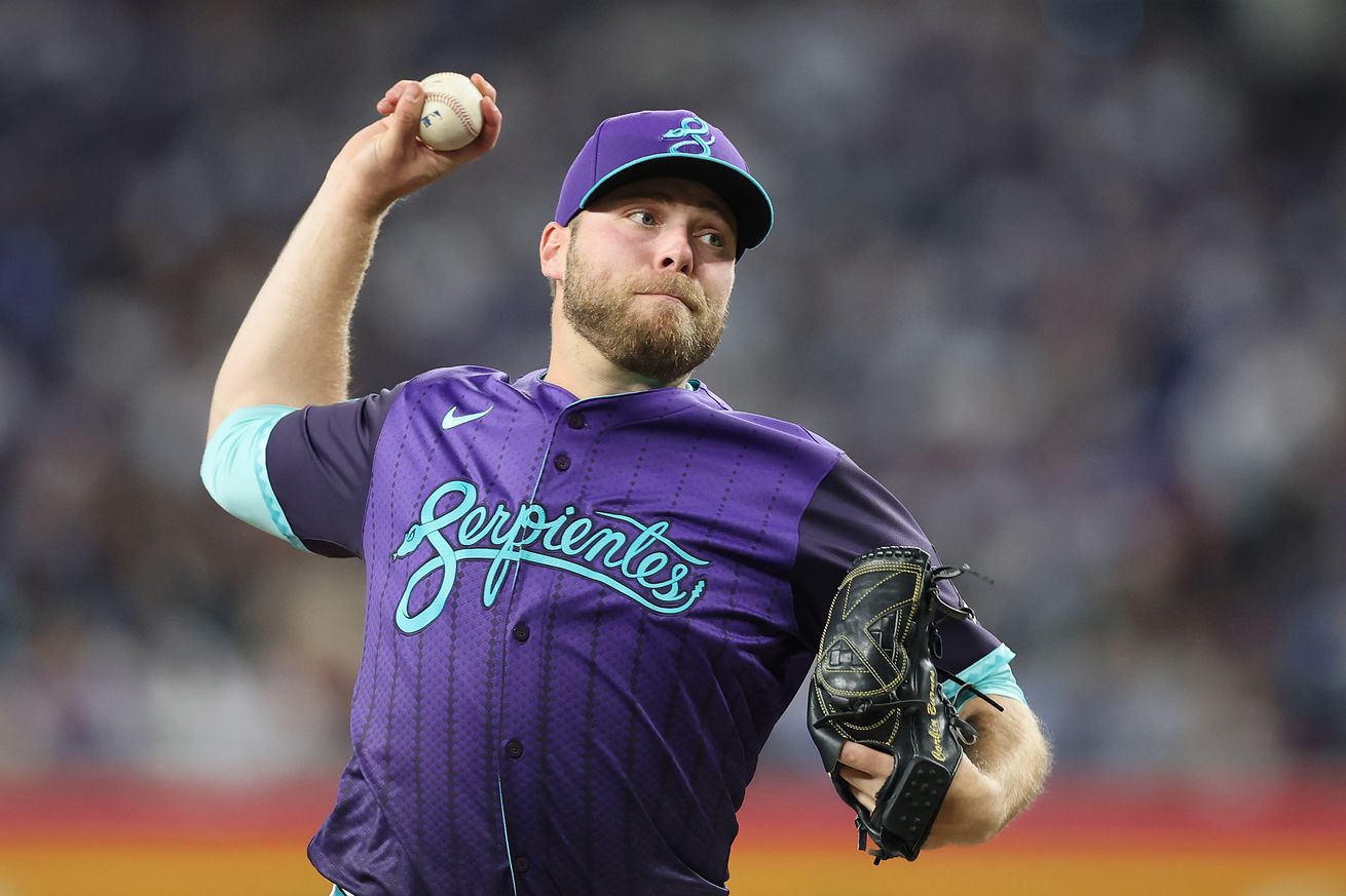 Los Angeles Dodgers v Arizona Diamondbacks