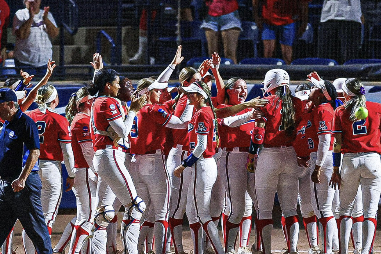 arizona-wildcats-softball-ncaa-tournament-gcu-lopes-caitlin-lowe-devyn-netz-miranda-stoddard-2025
