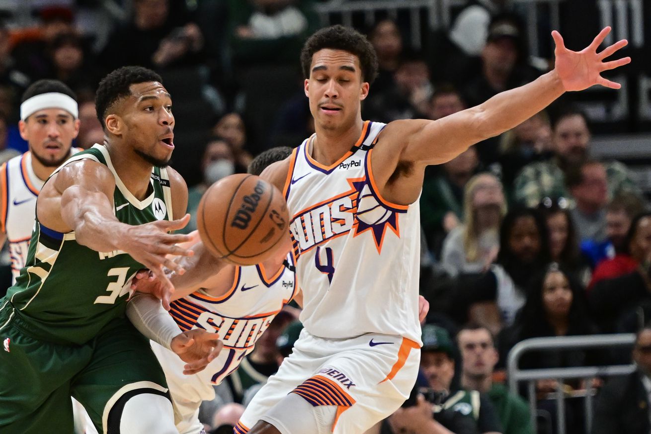 NBA: Phoenix Suns at Milwaukee Bucks
