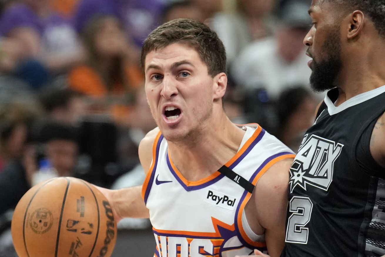 NBA: San Antonio Spurs at Phoenix Suns