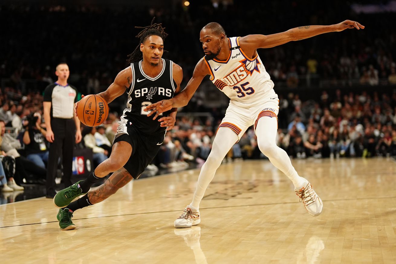 Phoenix Suns v San Antonio Spurs