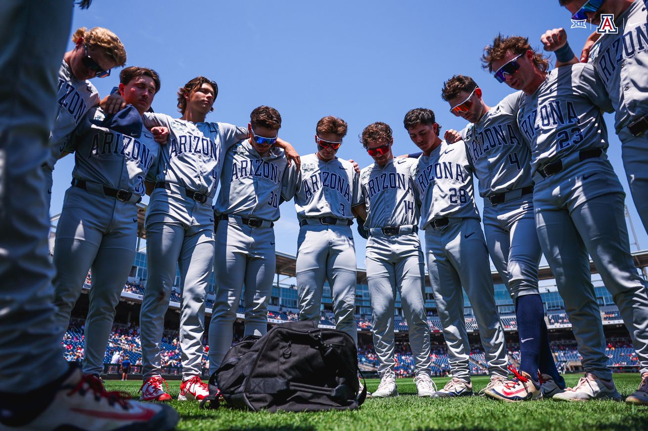 arizona-wildcats-baseball-college-world-series-chip-hale-smith-bailey-garen-caulfield-tommy-splaine