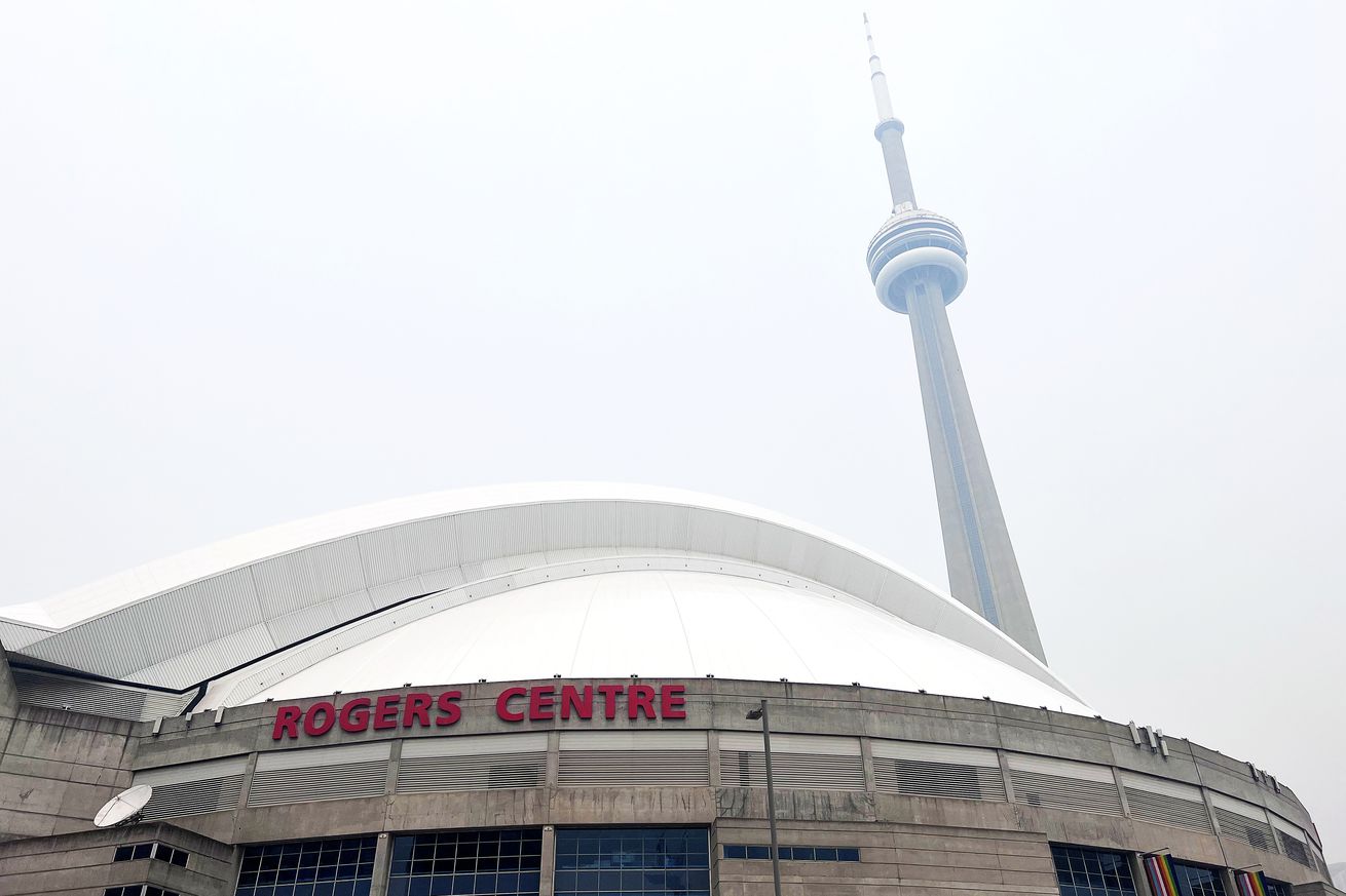 MLB: San Francisco Giants at Toronto Blue Jays