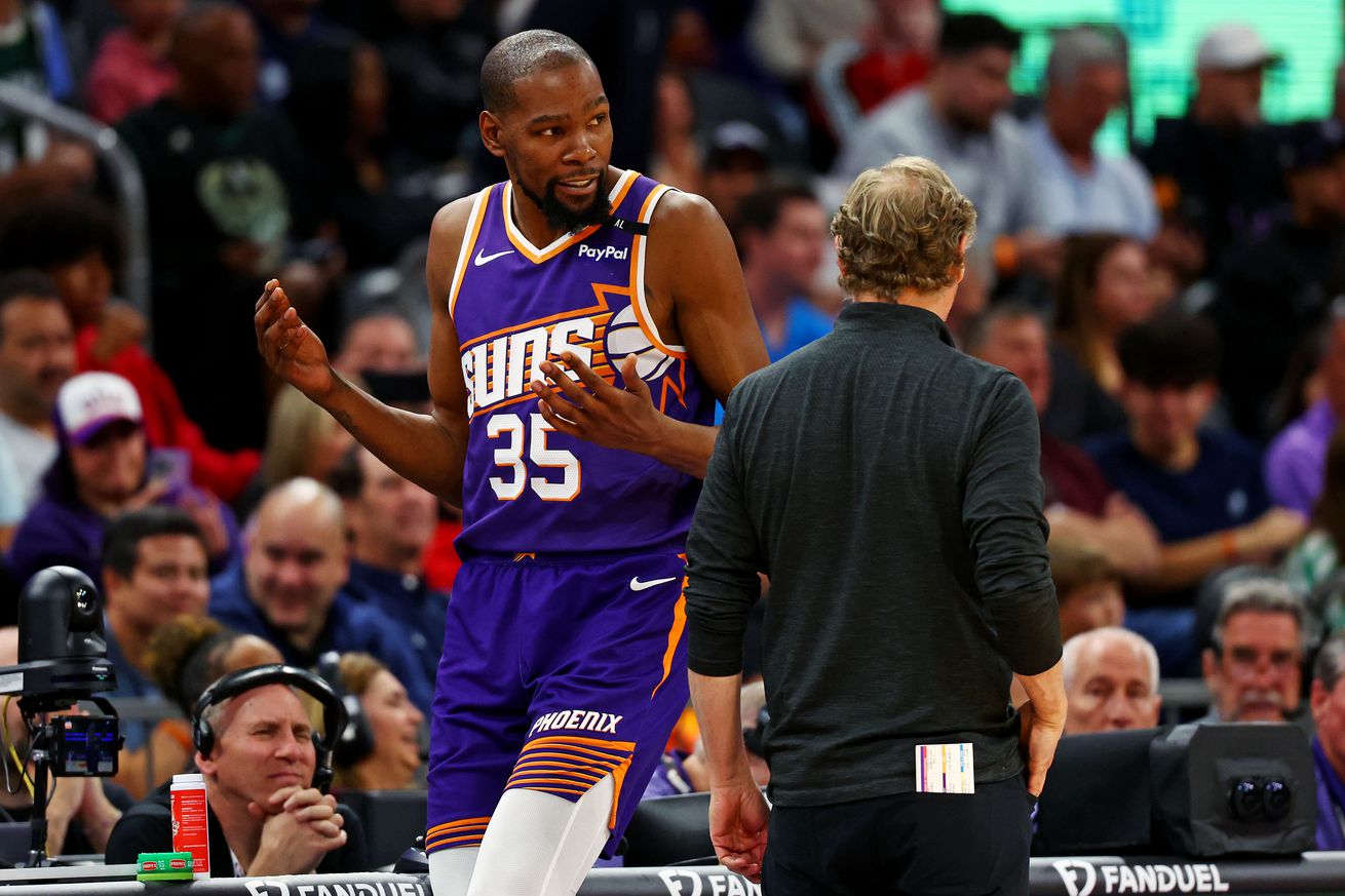 NBA: Milwaukee Bucks at Phoenix Suns