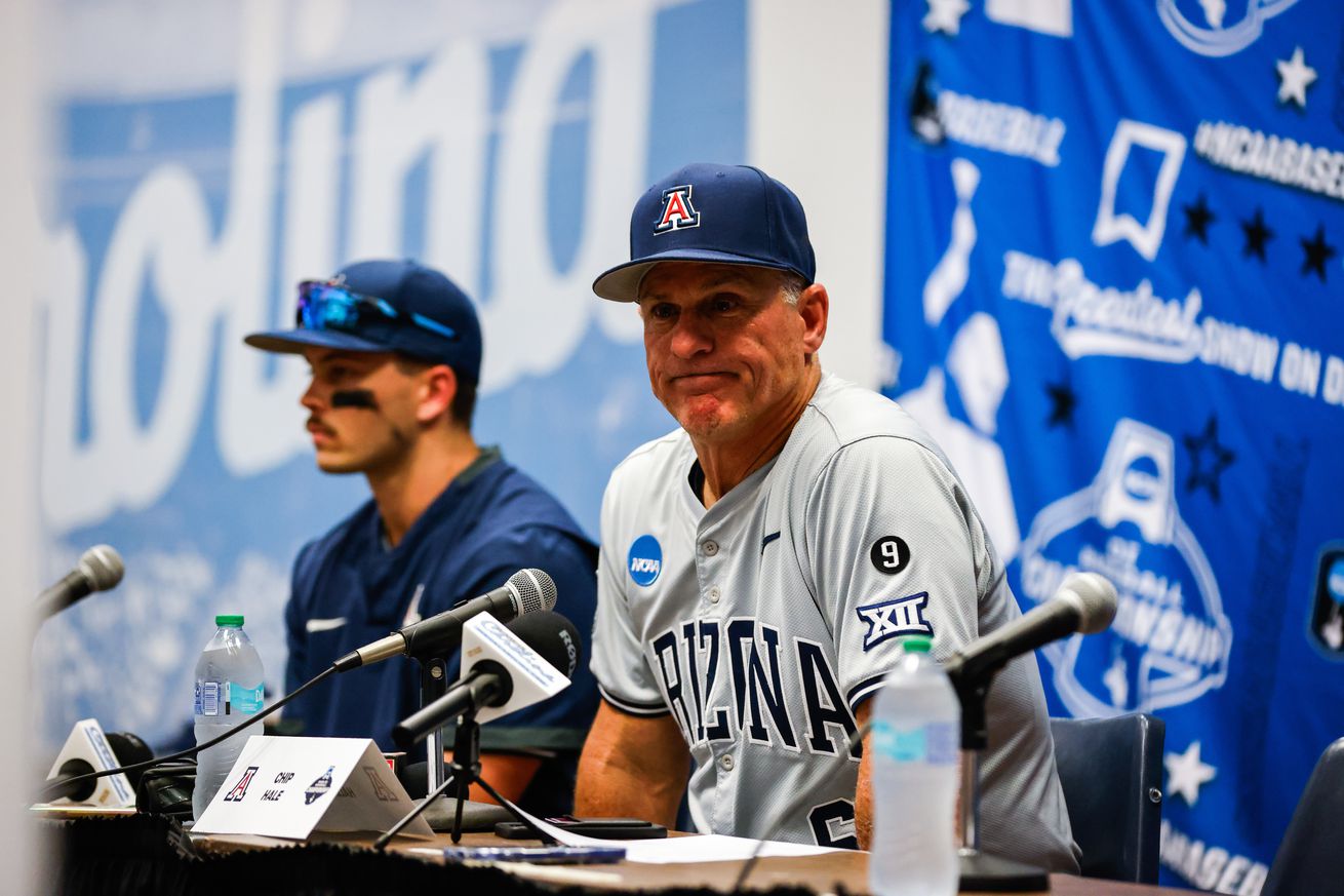 arizona-wildcats-baseball-ncaa-tournament-super-regionals-unc-tar-heels-garen-caulfield-chip-hale