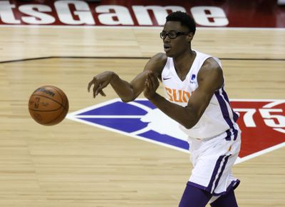 Los Angeles Lakers v Phoenix Suns