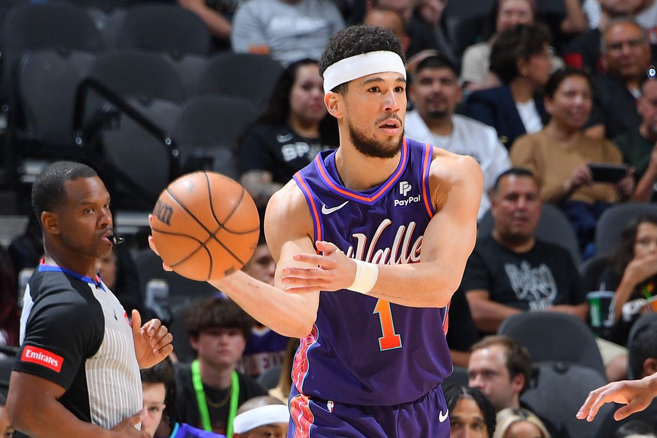 Phoenix Suns v San Antonio Spurs