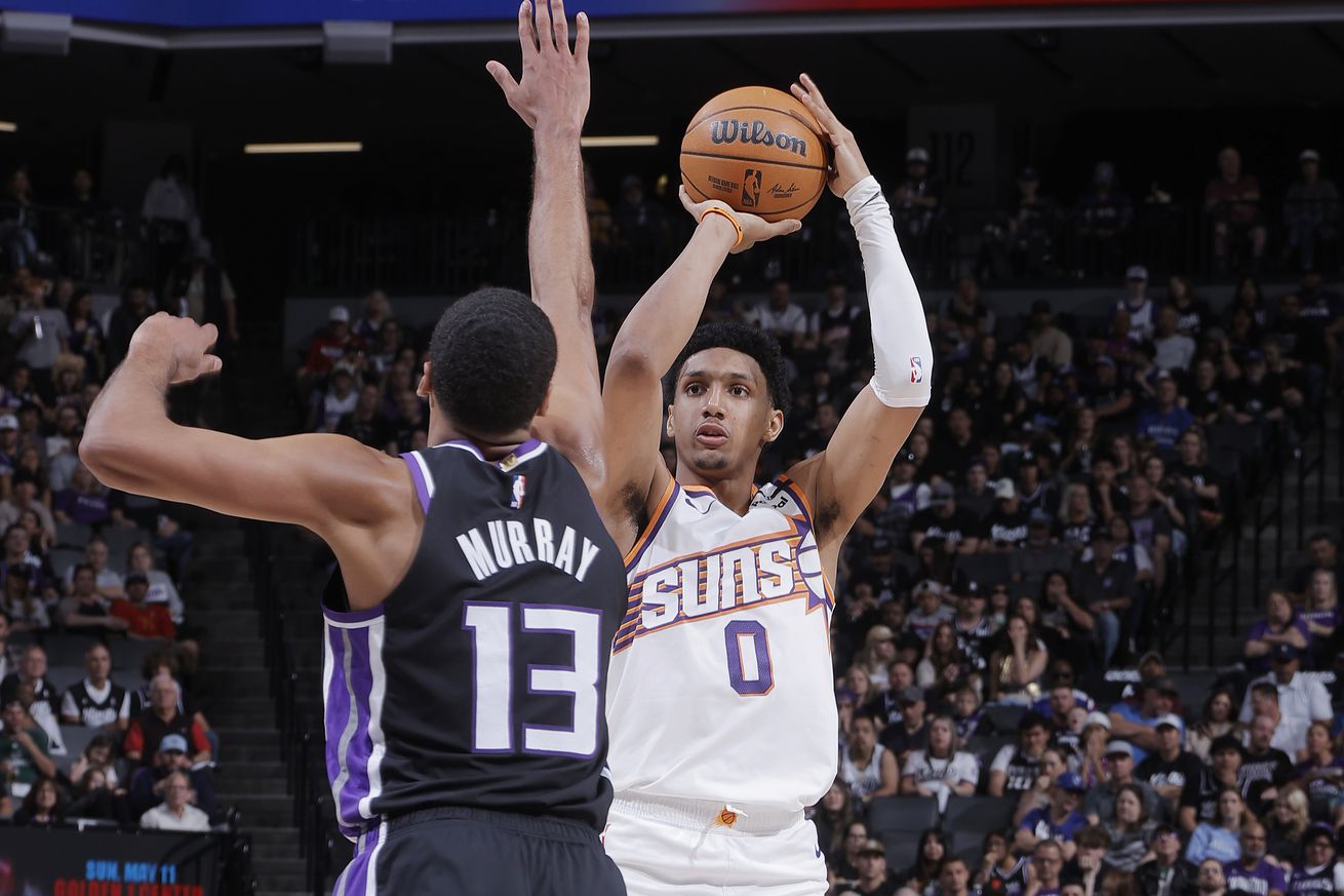 Phoenix Suns v Sacramento Kings