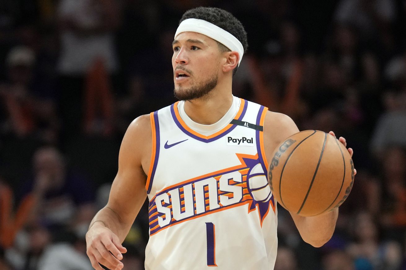 NBA: San Antonio Spurs at Phoenix Suns