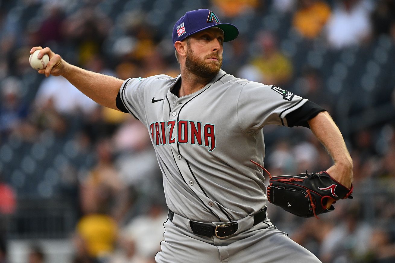 Arizona Diamondbacks v Pittsburgh Pirates