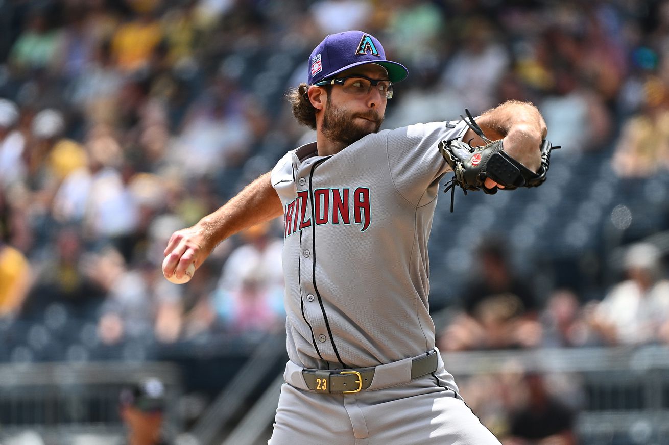Arizona Diamondbacks v Pittsburgh Pirates